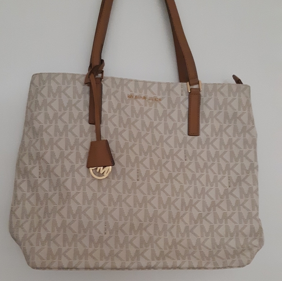 Authentic Michael kors Large Morgan Vanilla white & Brown leather trim.  Tote - Picture 1 of 8